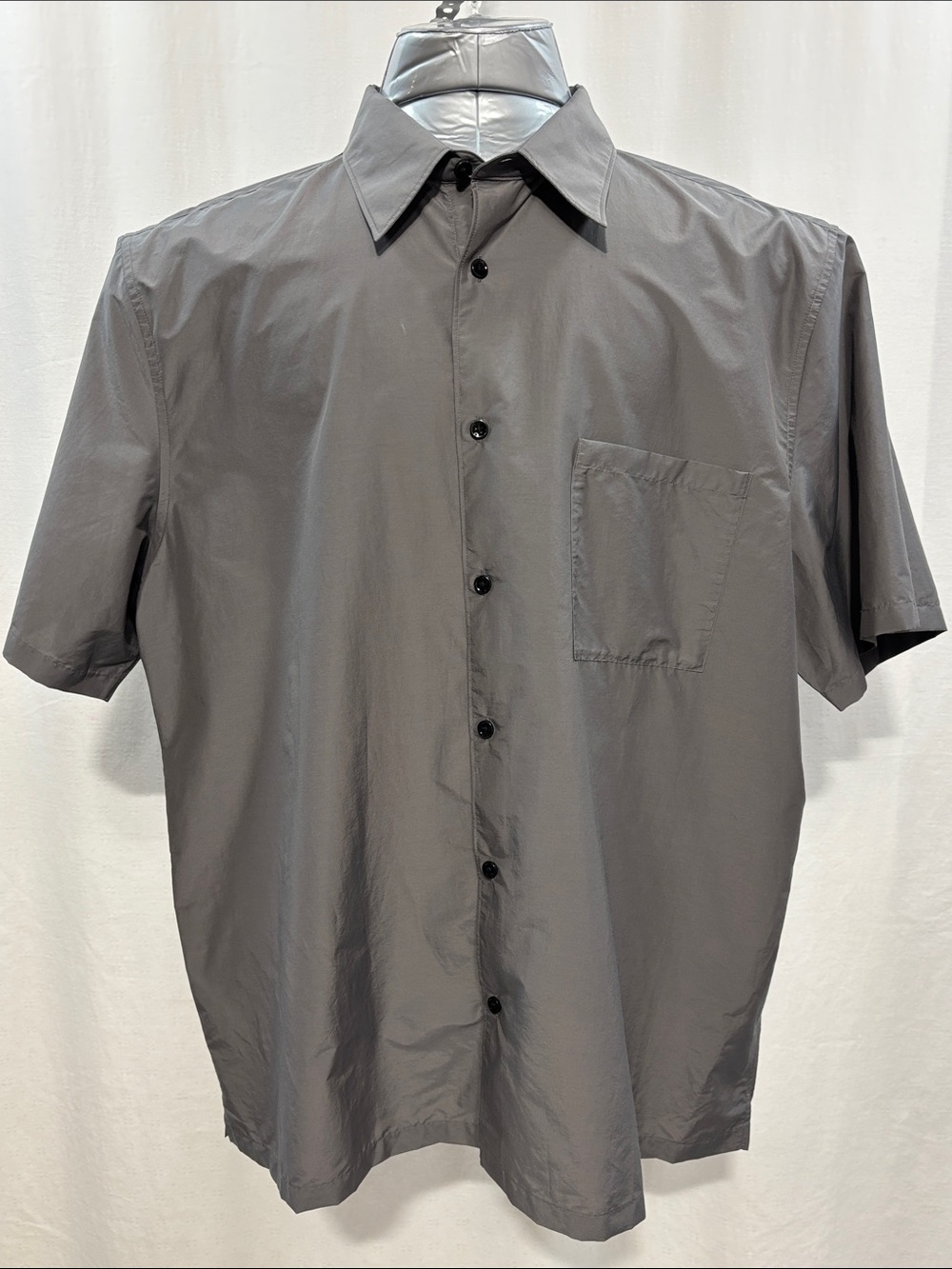 Theory Men's Short-Sleeve Button-Down Shirt in Charcoal Gray 178 Office work